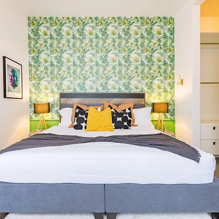 New Perfect Location 24 Hours Security Free Parking