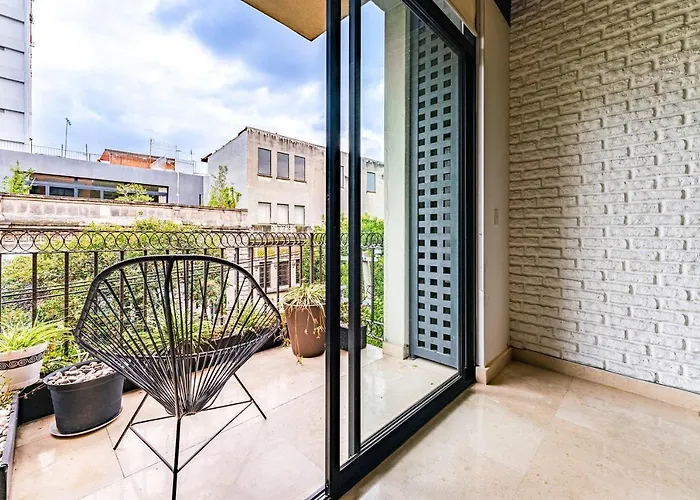 New Perfect Location 24 Security Free Parking *